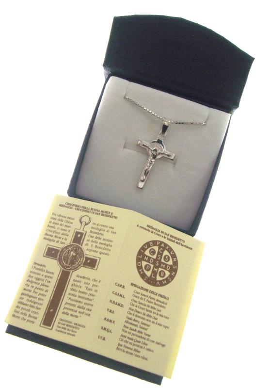 collana in argento con croce san benedetto