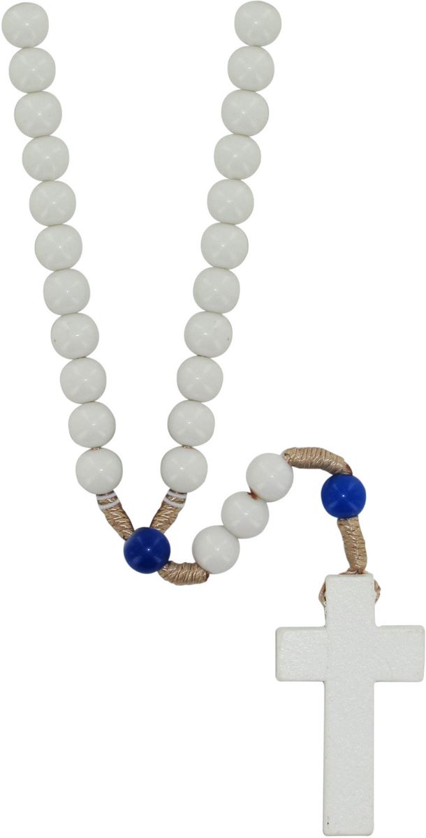rosario con grani in plastica bianca e pater blu, diametro 7,5 mm, con legatura in seta e croce in legno