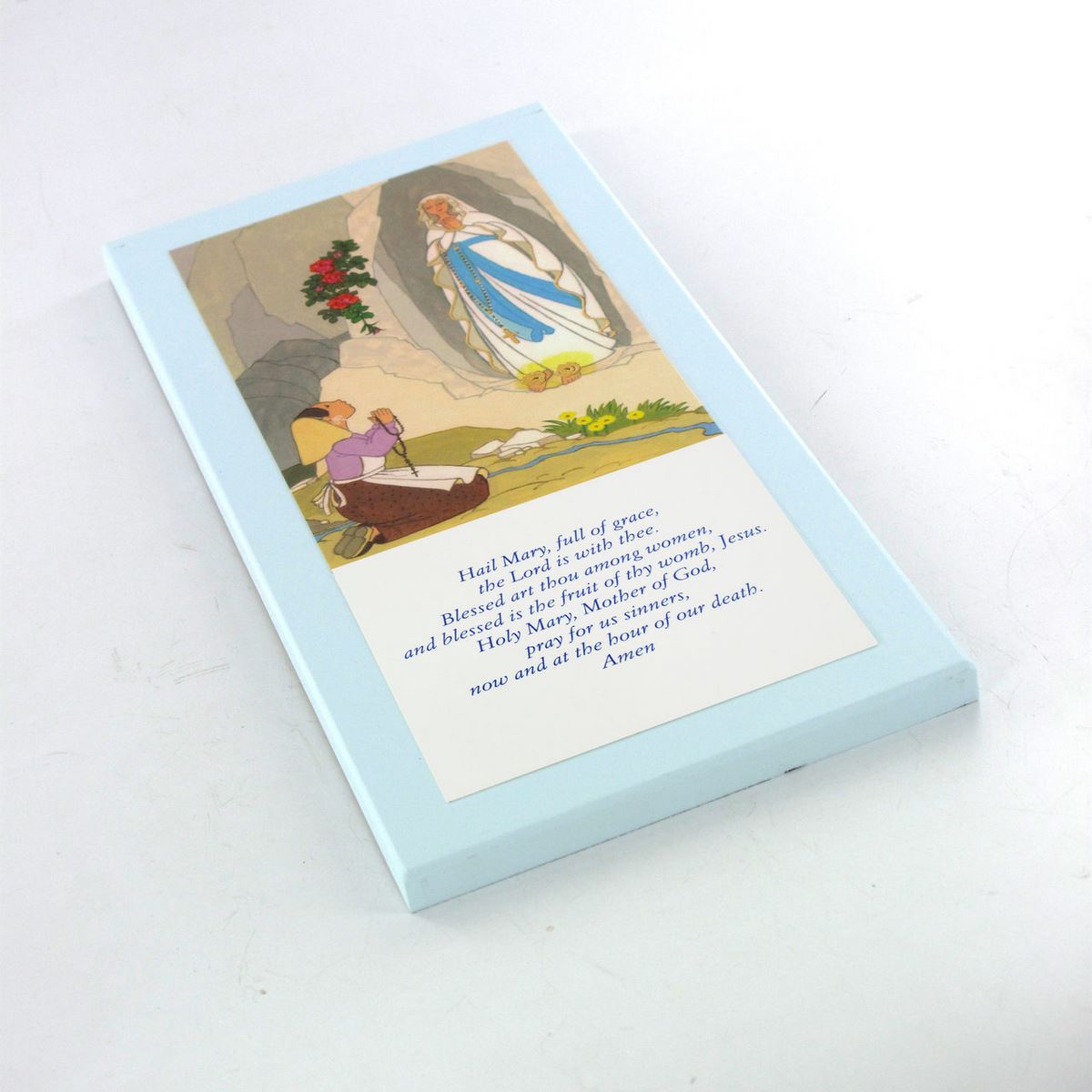 tavola lourdes con preghiera ave maria in inglese su legno azzurro - 26 x 12,5 cm   