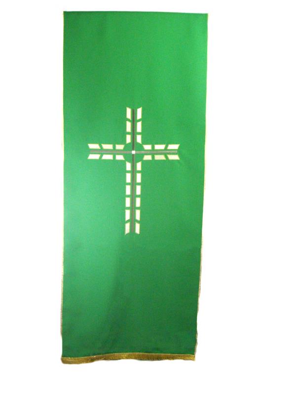 coprileggio con ricamo croce verde
