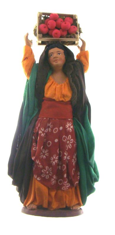donna con cassetta arance cm 14  terracotta