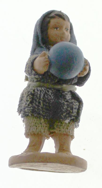 fanciullo con palla cm 10 terracotta