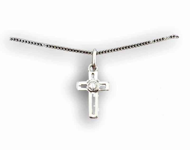 croce in argento con strass e catena