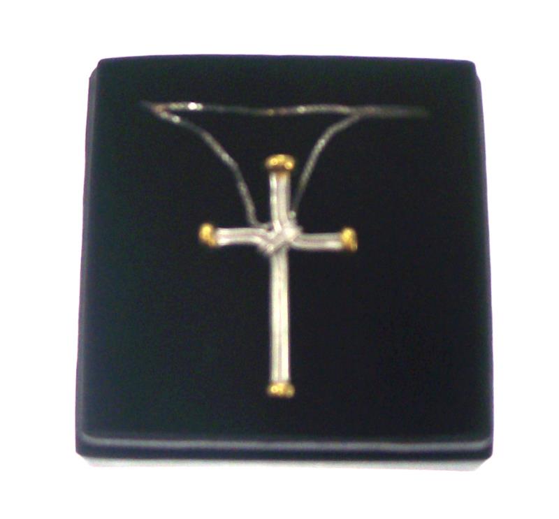ciondolo in argento con croce