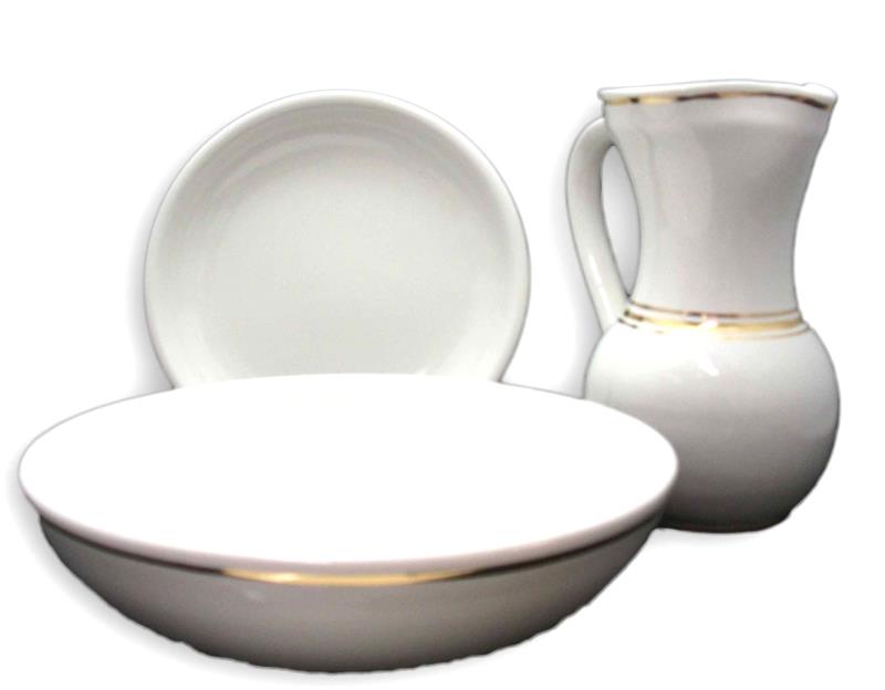 brocca lavabo in ceramica con piatti