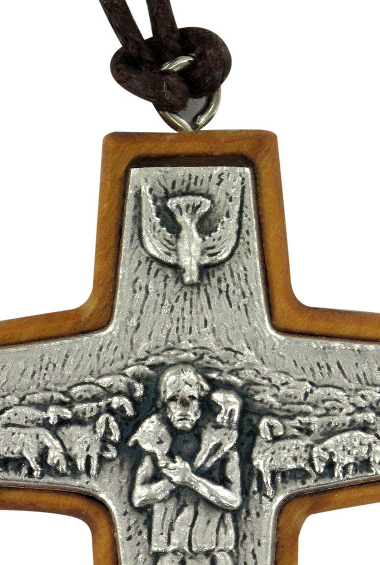 croce papa francesco  in metallo su legno ulivo cm 4 con laccio