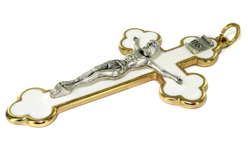 croce in metallo dorato con smalto bianco e cristo riportato - 8 cm