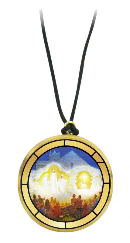 ciondolo apparizione madonna di knock in legno ulivo con immagine serigrafata - 3,5 cm