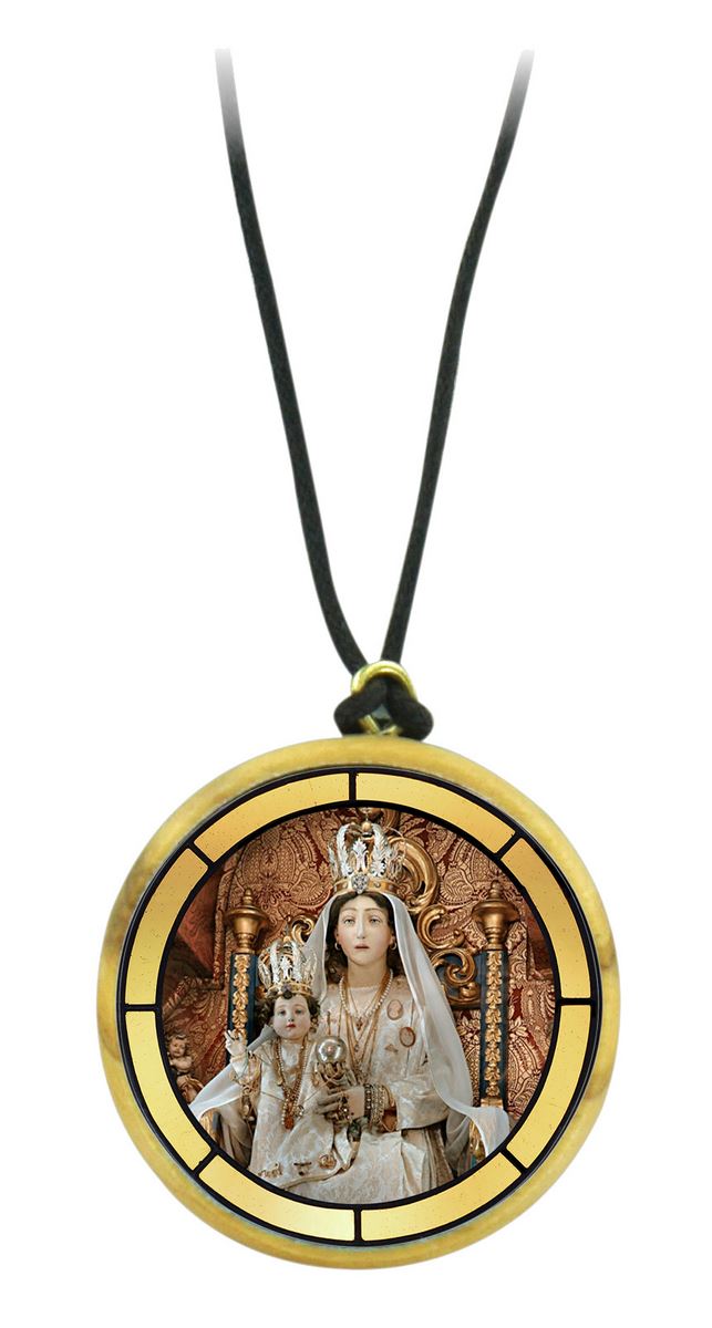 ciondolo madonna dell'angelo di caorle in legno ulivo con immagine serigrafata - 3,5 cm