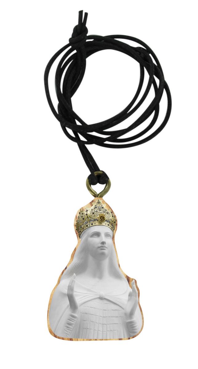 ciondolo madonna di knock in legno d'ulivo con immagine serigrafata 