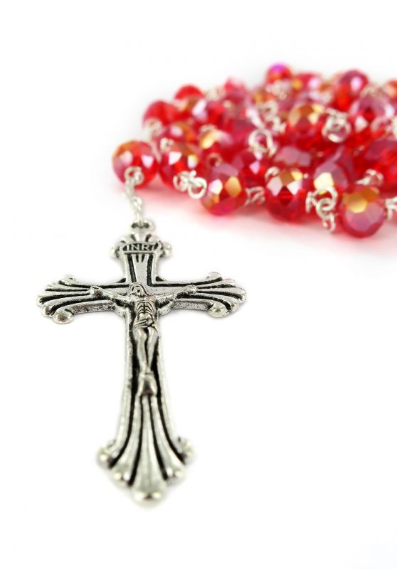 rosario cristallo sfaccettato con grani mm 6 colore rosso legatura in metallo
