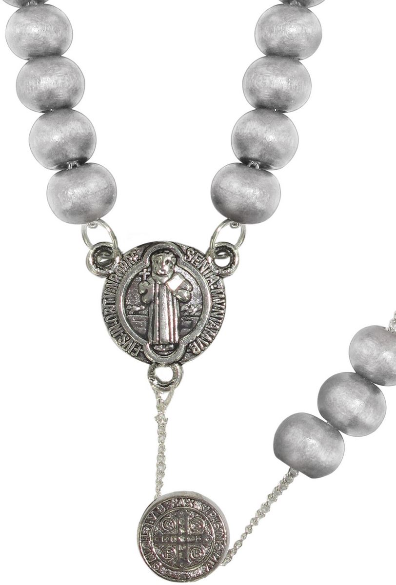 rosario di san benedetto in legno tondo bianco diametro 7 mm con pater e legatura in metallo e chiusura con moschettone