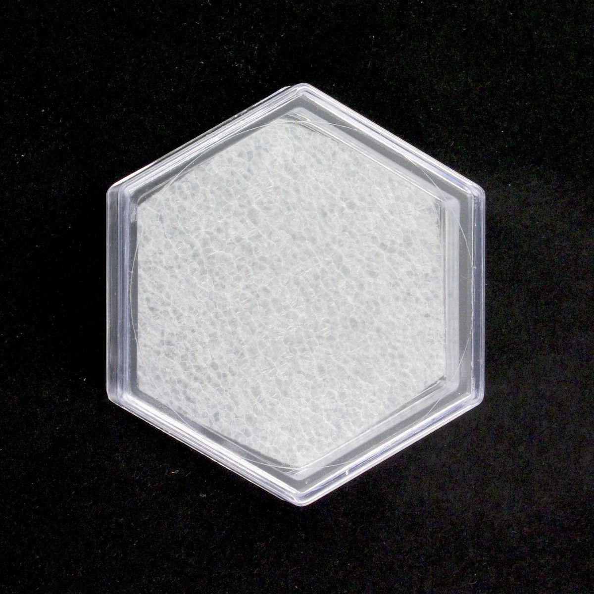 scatolina portarosario in plastica rigida esagonale - 4 x 5 cm