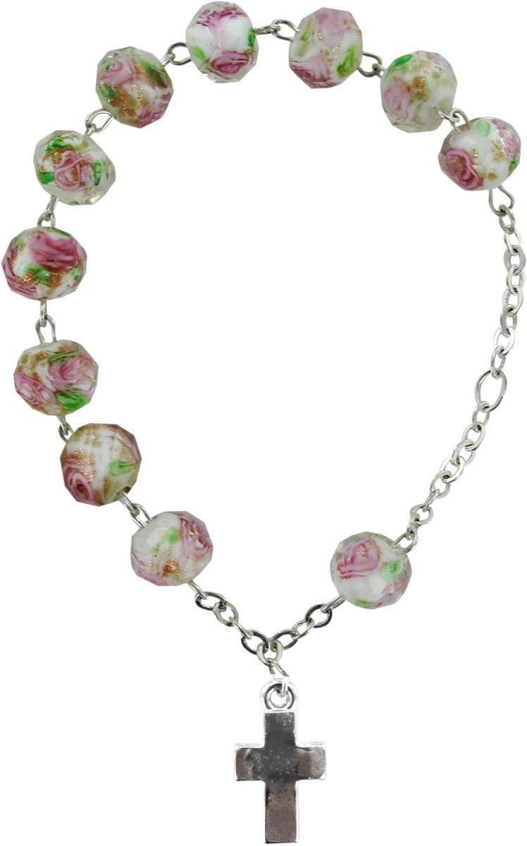 braccialetto con grani di diametro 7 mm in vetro sfaccettato di colore bianco con fiori di colore rosa