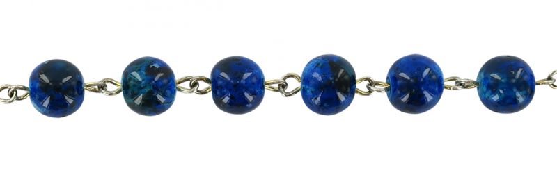 braccialetto con palline in vetro maculato di colore blu e croce 