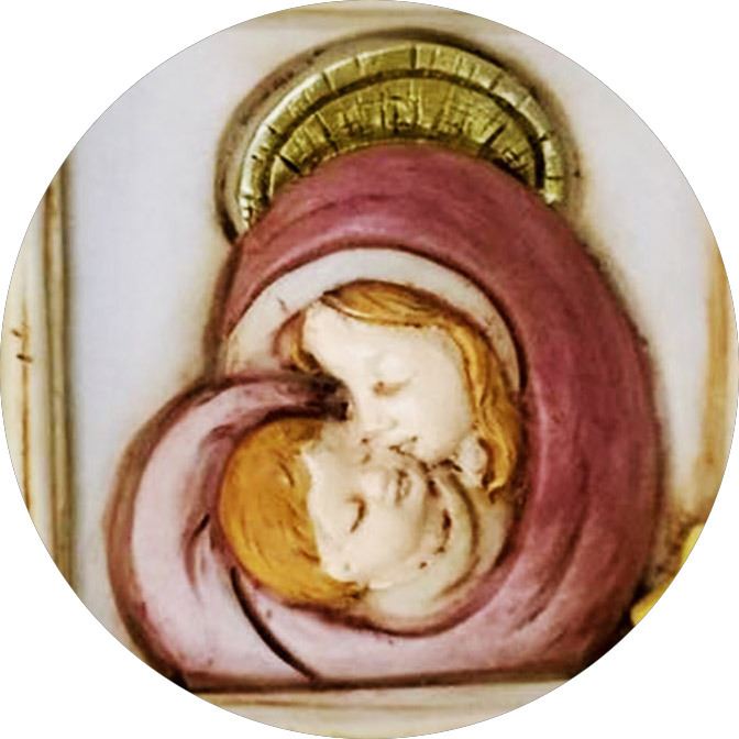 quadretto soprammobile/per scrivania angioletto e madonna con bambino, in resina beige (8 x 7,5 x 2 cm)