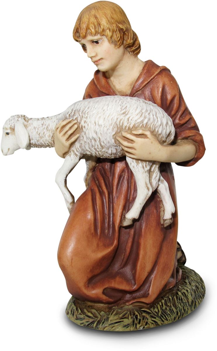 statuine presepe: pastore in ginocchio con agnello linea martino landi per presepe da cm 10
