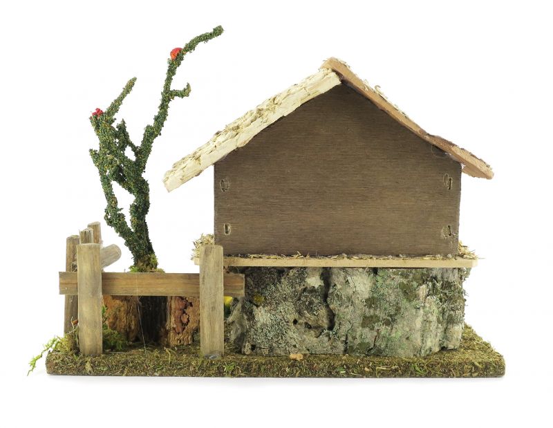 pollaio con aia per presepe, casetta con galline per presepe tradizionale, legno e resina, 15x19x14 cm