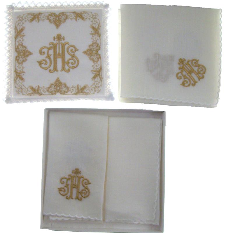 servizio da altare in lino con ricamo ricamo jhs