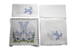 SERVIZIO DA ALTARE IN LINO CON RICAMO RICAMO 84